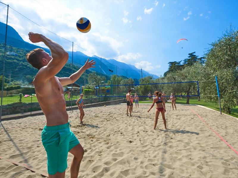 Camping Tonini di Tonini Claudio | Camping Tonini in Malcesine, direkt am Seeufer - Camping am Gardasee, zwischen Entspannung und Spaß