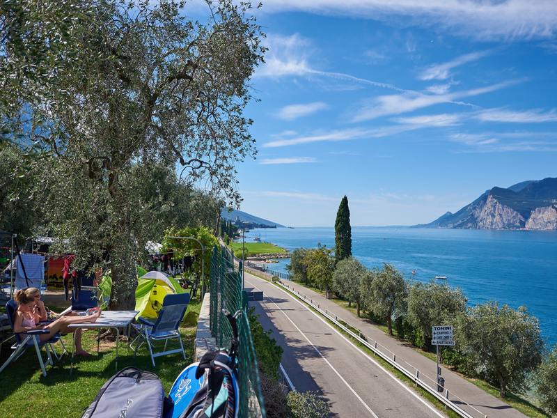 Camping Tonini di Tonini Claudio | Camping Tonini in Malcesine, direkt am Seeufer - Camping am Gardasee, zwischen Entspannung und Spaß