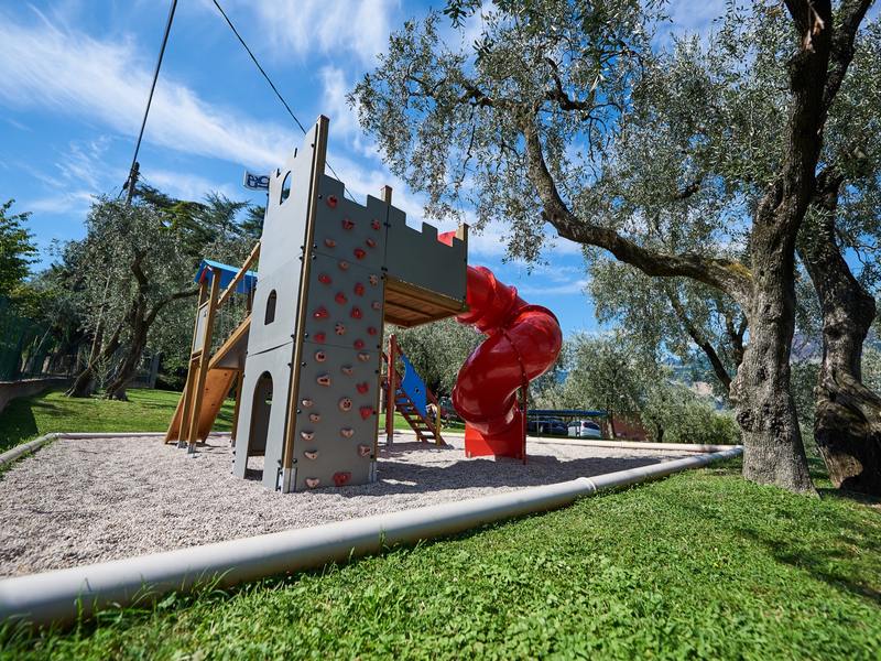 Camping Tonini di Tonini Claudio | Camping Tonini in Malcesine, direkt am Seeufer - Camping am Gardasee, zwischen Entspannung und Spaß