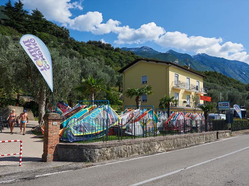 Camping Tonini di Tonini Claudio | Camping Tonini in Malcesine, direkt am Seeufer - Camping am Gardasee, zwischen Entspannung und Spaß