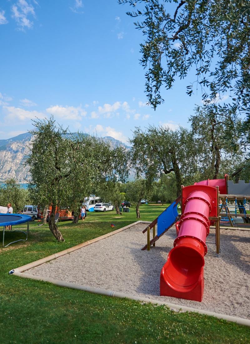Camping Tonini di Tonini Claudio | Camping Tonini in Malcesine, direkt am Seeufer - Camping am Gardasee, zwischen Entspannung und Spaß